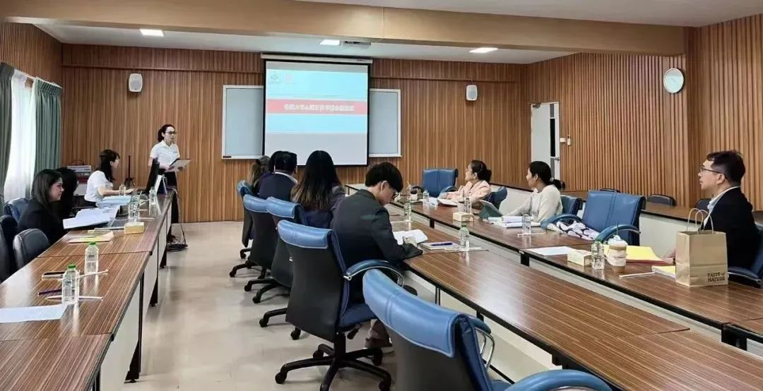 泰国格乐大学&国王医学联合实验室向泰国高教部领导汇报工作！欢迎大家报读格乐公共卫生系！