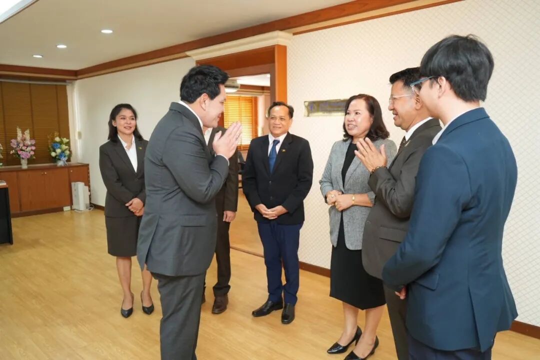 格乐大学现代组织管理与政治沟通学院团队拜访泰国高教部新任部长！